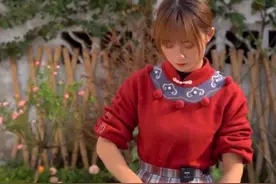 90后川妹子严素辞职回农村，踩高跟鞋穿JK为父做饭，半年圈粉889W图片