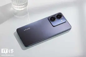 vivo Y78 上手体验：久违高刷护眼 LCD 屏，千元机罕见高颜值设计图片