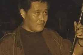 又买飞机又选空姐的赵本山，如今后悔了？图片