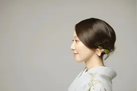 中年女人想和你发生关系，往往会发出3个信号，别装作不知道图片