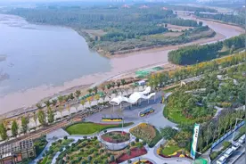 泾渭分明观景台加快建设图片