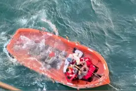 男子趁前女友熟睡翻开眼皮刷脸转走15万丨丨山东一载14人货船沉没 已致9死图片