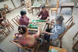 开麻将馆收台费是否合法？2023法律规定：为赌博人员服务违法！图片