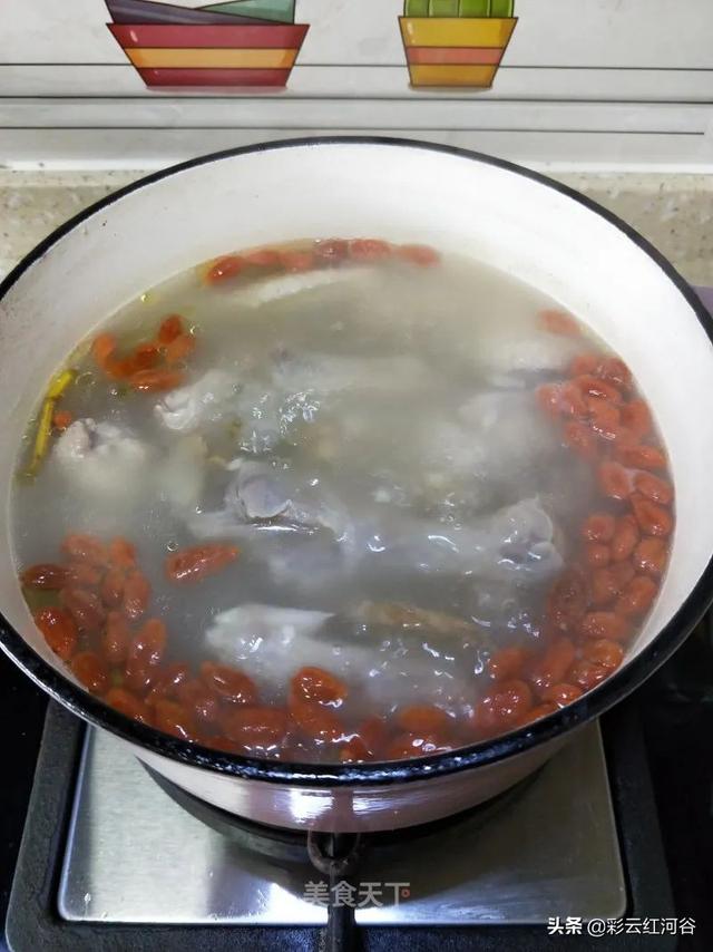 石斛花旗参花胶鸡汤的做法大全 2026年花胶石斛花旗参炖鸡汤做法 石斛花旗参花胶鸡汤的做法大全 2026年花胶石斛花旗参炖鸡汤做法