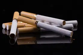每天一根烟，快活似神仙？生活中这5个行为应当及时远离图片