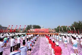 汾酒集团第六届职工运动会开幕图片