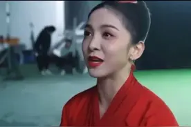 春晚舞台唐诗逸挥袖一舞，网友：仙子下凡图片