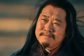 庞统临死前，终于看穿刘备真面目！宴席上暗示魏延，可惜魏延没懂图片