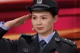 1998年洪水，那个抱树9小时被救的女孩江珊，如今也成为了警察图片