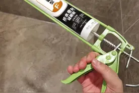 打胶记图片