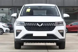 超大车内空间，后排放倒就是床！5万级SUV，五菱星驰图片