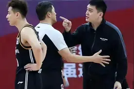 CBA最近消息：CBA公司将重罚杨鸣，范子铭道歉，65岁老帅下课图片