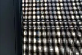 越来越多人放弃金刚纱窗换成高透纱窗？对比发现，差别还挺大图片