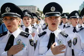 90年代，乌克兰工资增长了7270倍，为何先后使用2种货币？图片