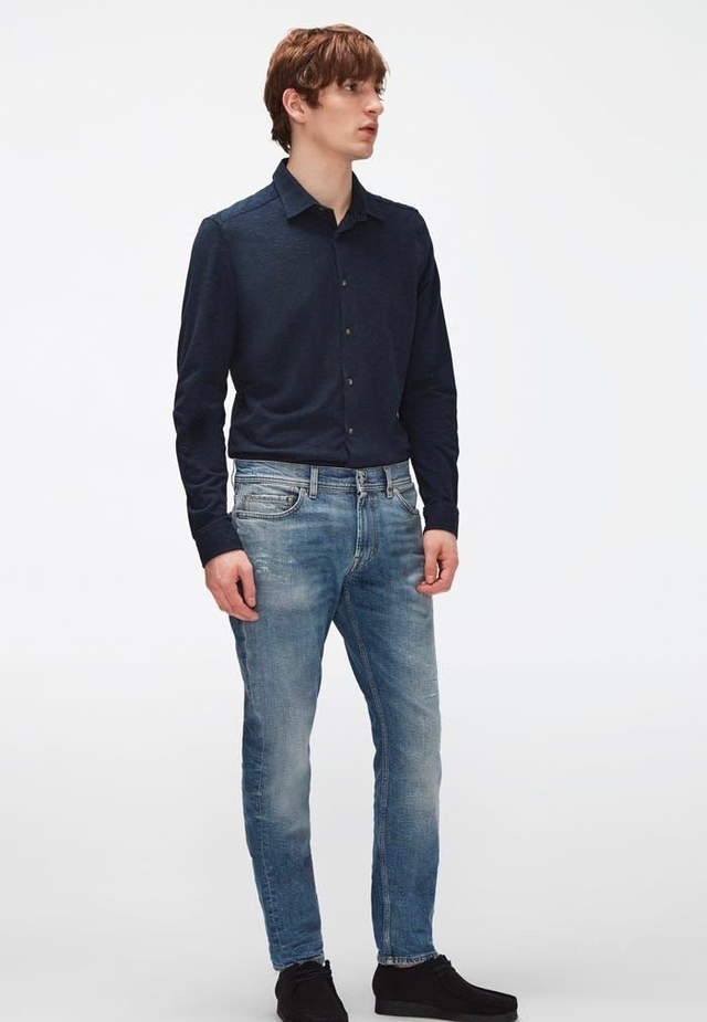 男生穿着打扮如何搭配图片,男士最容易学会的极简风穿搭,黑白色调干净