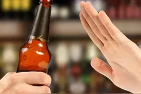 男性长期“不喝酒”，会有哪些变化？别不信，5个现象很明显图片