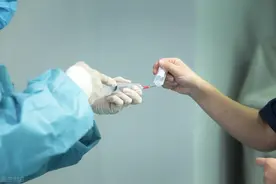 再次进手术室的她，惊讶地问：不需要把枕头拿掉吗？图片