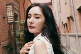 杨幂：五天睡十小时，身价一夜飙升50亿，却因直播导致人设崩塌？图片