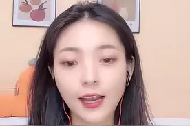 三木木露脸直播，吕德华人气暴涨，水友喊话德芙老吕家有救了图片