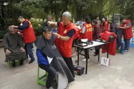 烟台开发区老干部志愿服务助力城市社区治理图片