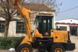 适合家用，干点工程活的小型装载机图片