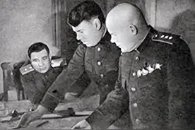 苏联飞行员被上级训斥，驾驶战机叛逃，2个月后30箱快递送回祖国图片