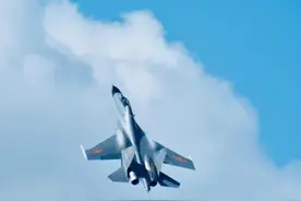 霹雳-15射程为200千米，完全可以封锁台岛空域图片