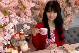 61岁“奶奶”娶了29岁小伙，儿子都已经36岁了！魔鬼爱情吧图片
