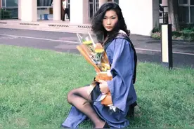 安徽美女移居荷兰生活，被当地舞剧演员跳着舞，衣服全脱掉，吓懵图片