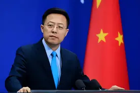 中国战机拦截美军侦察机，直接从美军军机前方穿过图片