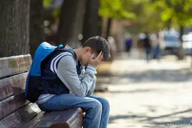 怎样面对高中生的情绪问题？这几点值得参考！图片