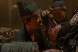 古代十大酷刑之一的“老虎凳”，仅用4块砖，就能让人痛苦不已图片