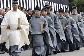 日本国歌仅28个字，翻译成汉字后，才发现他们的野心挺大图片