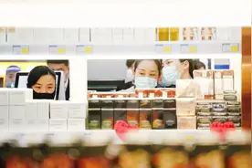 火车站卖的进口化妆品，为何这么便宜？是真的吗？图片