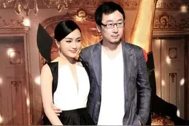 陆川与秦岚分手9年：他娶央视主播做爸爸，她单身吟唱“女人花”图片