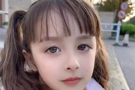 湖北小伙被外国美女模特倒追，生下两个混血女儿，大女儿超像杨幂图片