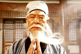 扫地僧撒了一个弥天大谎，骗了整个武林，多年后被张无忌拆穿图片