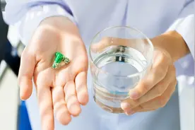 医生：服用二甲双胍期间，若出现这四种情况，马上停药别犹豫图片