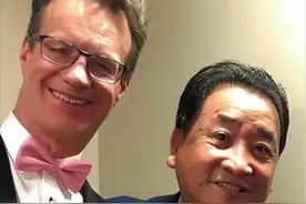 姜昆洋徒弟大山：四上春晚红遍全国，终因冯巩一句话果断离开中国图片