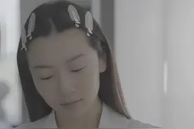 程晓玥坐月子洗澡引争议，孩子有专人护理，对比苗苗租房很心酸图片