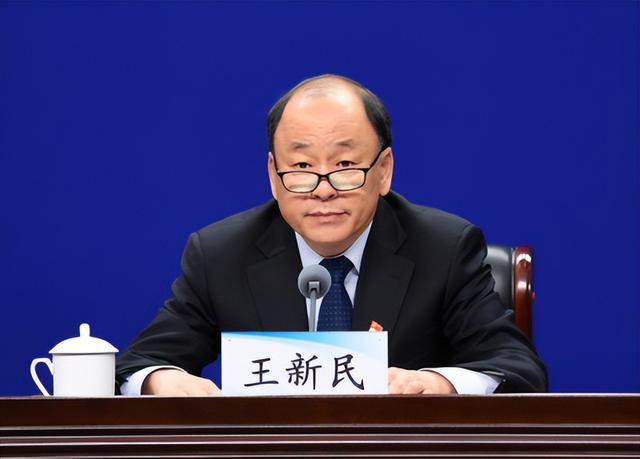 突发！严重违纪违法，曾担任3个师师长，退休4年被查，这可真讽刺