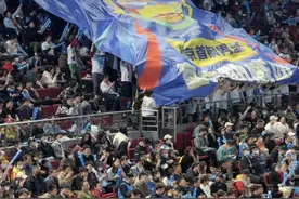 三分球压哨绝杀！“城市尝先师”带你直击比赛现场，今晚还有......图片