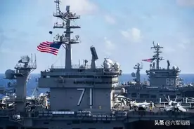 美双航母打击群在台岛以东，进入战时位置，演练战时介入台海行动图片