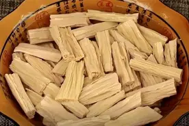 腐竹里加1勺淀粉，没想到这么好吃，上桌就抢光，比红烧肉还解馋图片