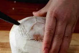 椰肉怎么吃最好吃？只需简单几步，教你制作出好吃的椰子肉图片