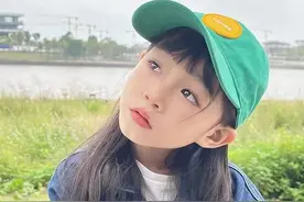 罕见病女孩“蓝妮妮”漂亮到吸粉215万，妈妈却多次想删号退网图片