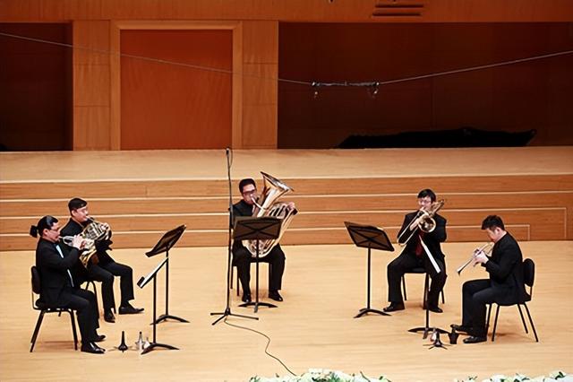 ����������˹���롷������������������Ʒ������̬