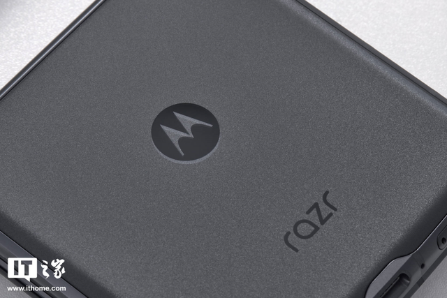 moto razr 2022 上手体验：实用为先，以旗舰致敬经典