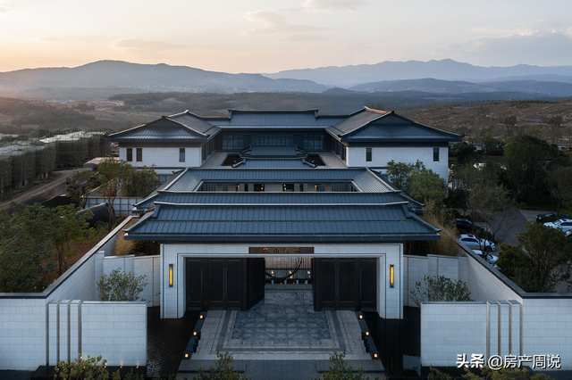 合院百变户型，现代多重院居