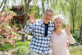 62岁大妈再婚，领证后老伴提出3个要求，大妈怒怼：我还没老糊涂图片